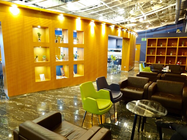 Lounge thumbnail 1
