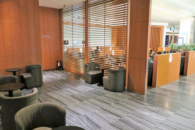 Lounge thumbnail 5