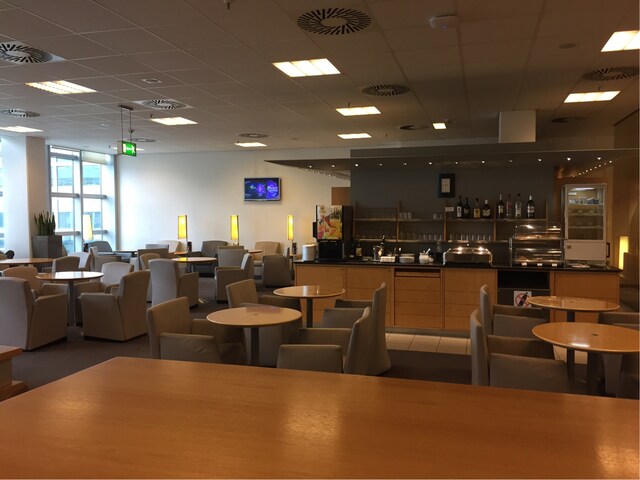 Lounge thumbnail 2