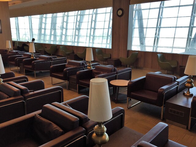 Lounge thumbnail 1