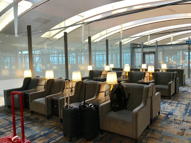 Lounge thumbnail 3