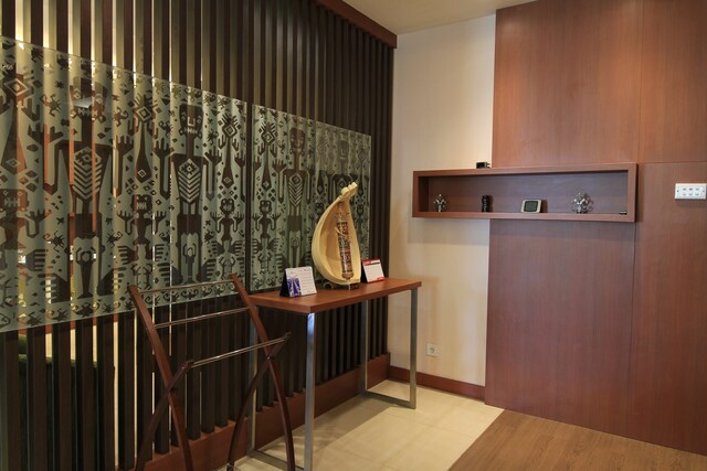 Lounge thumbnail 3