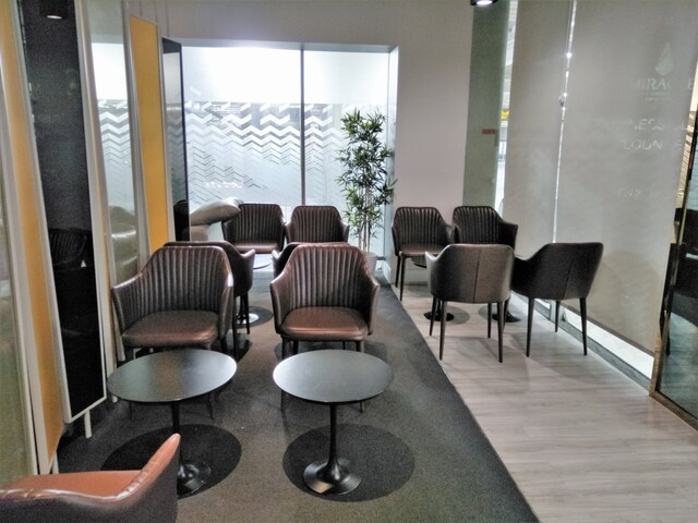 Lounge thumbnail 3
