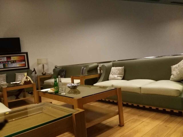 Lounge thumbnail 3
