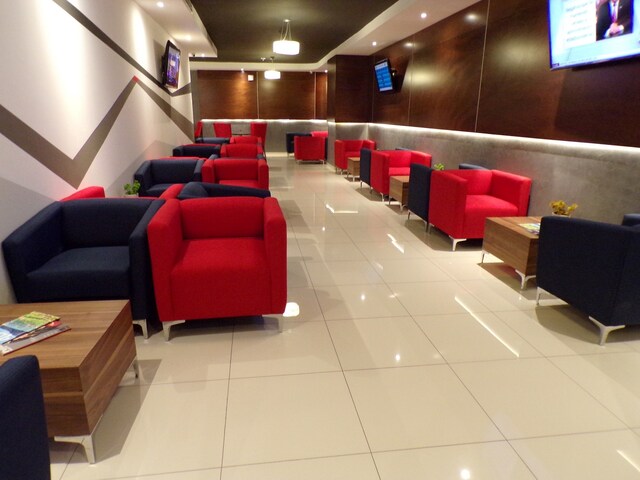 Lounge thumbnail 1