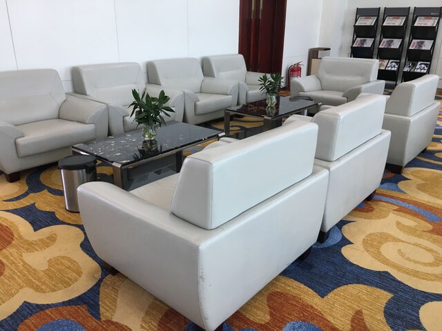 Lounge thumbnail 2