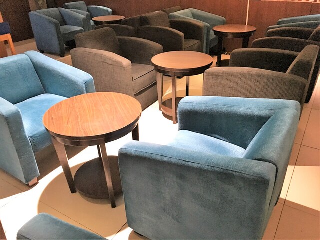 Lounge thumbnail 2