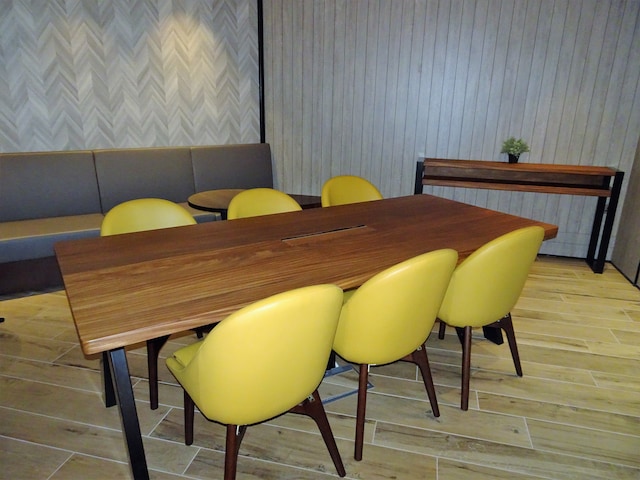 Lounge thumbnail 2
