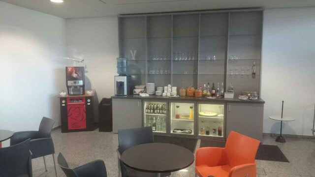 Lounge thumbnail 1