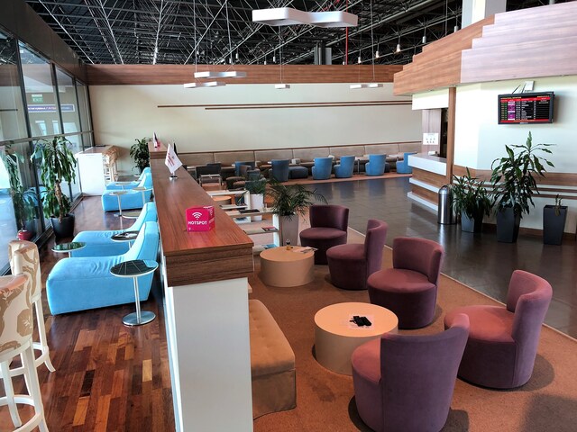 Lounge thumbnail 1