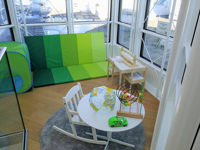 Lounge thumbnail 5