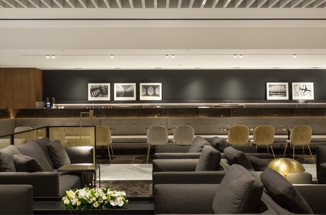Lounge thumbnail 2
