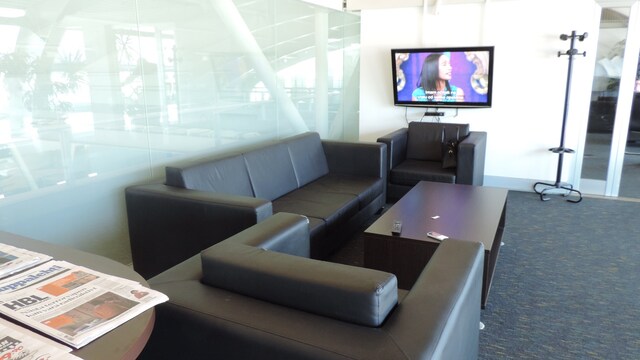 Lounge thumbnail 4