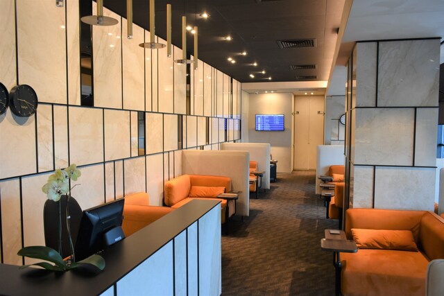 Lounge thumbnail 3