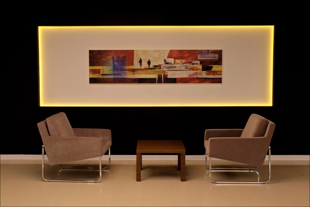 Lounge thumbnail 1