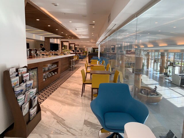 Lounge thumbnail 1
