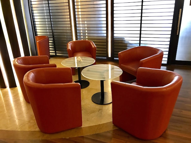 Lounge thumbnail 2