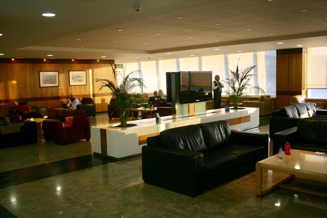 Lounge thumbnail 1