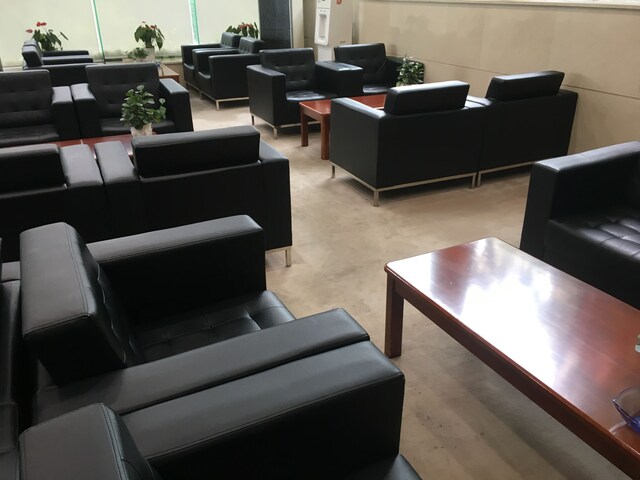 Lounge thumbnail 2