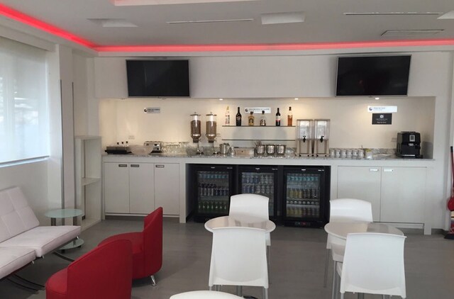Lounge thumbnail 3