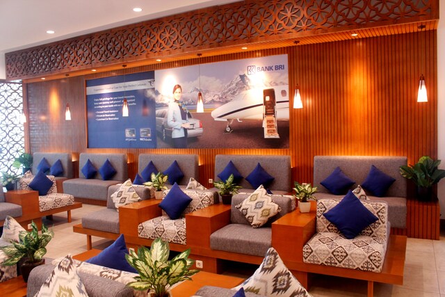 Lounge thumbnail 1