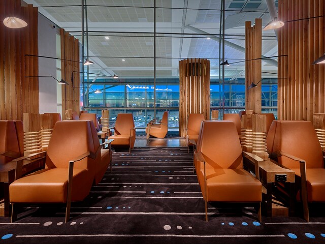 Lounge thumbnail 1