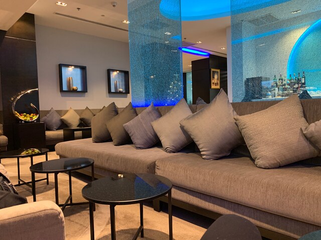 Lounge thumbnail 1