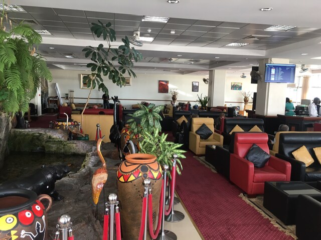 Lounge thumbnail 3