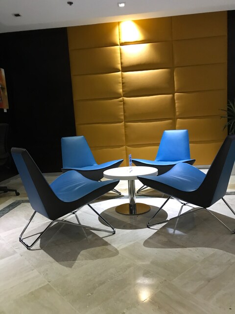 Lounge thumbnail 1