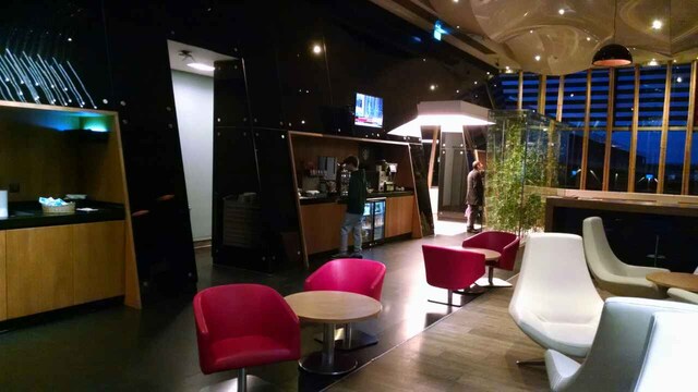 Lounge thumbnail 1