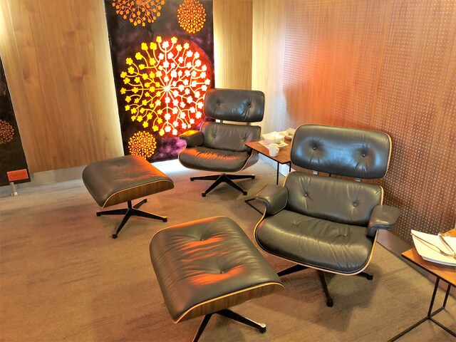Lounge thumbnail 1