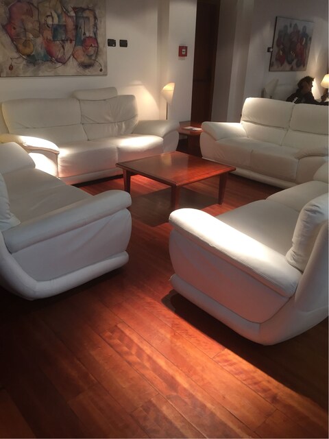 Lounge thumbnail 1