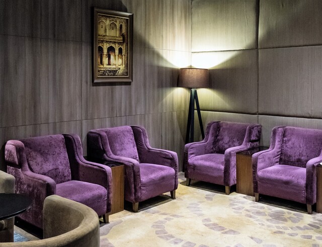 Lounge thumbnail 2