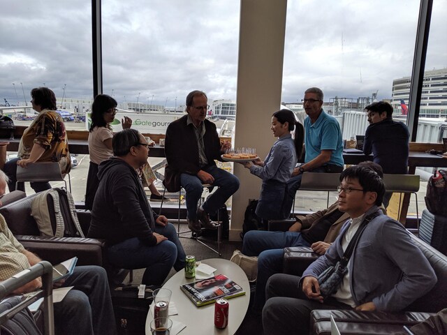 Lounge thumbnail 2