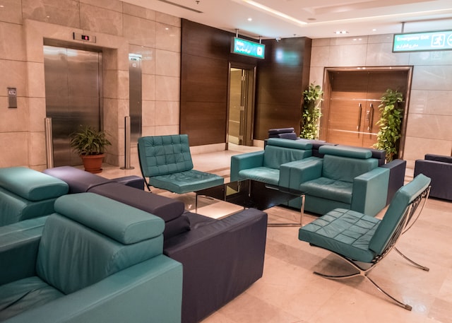 Lounge thumbnail 1