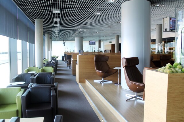 Lounge thumbnail 1