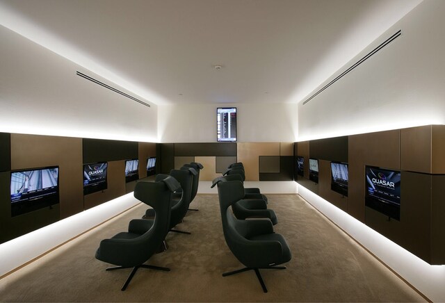 Lounge thumbnail 2
