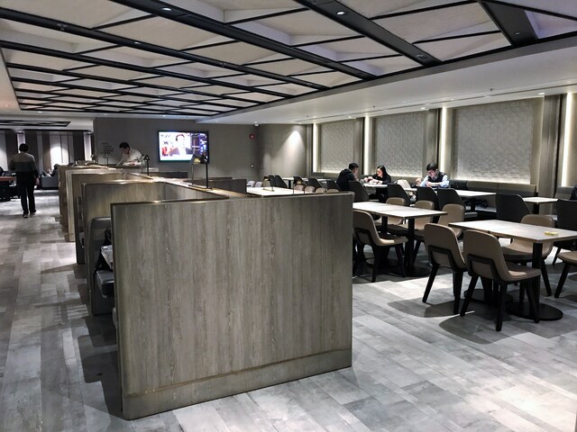 Lounge thumbnail 1