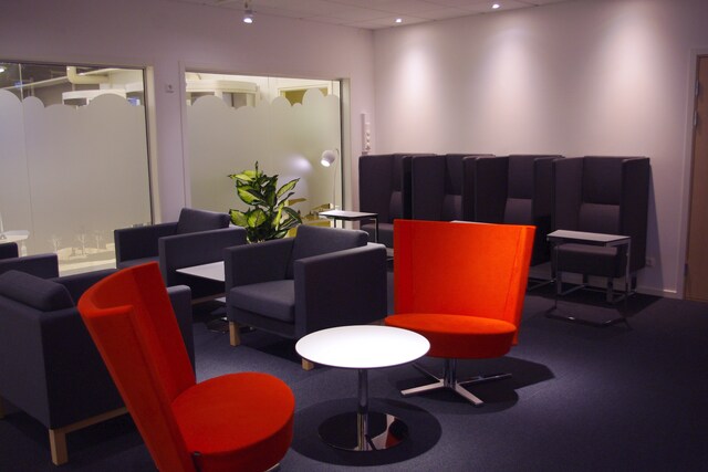 Lounge thumbnail 1