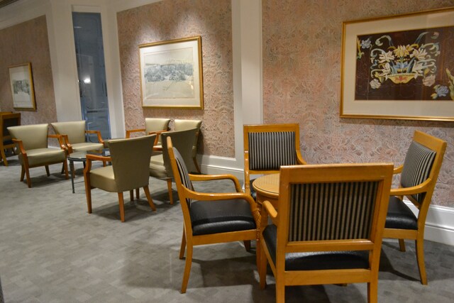 Lounge thumbnail 2