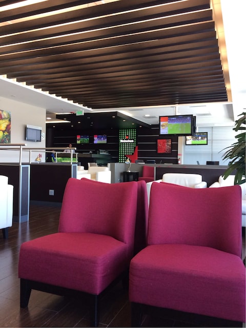 Lounge thumbnail 1