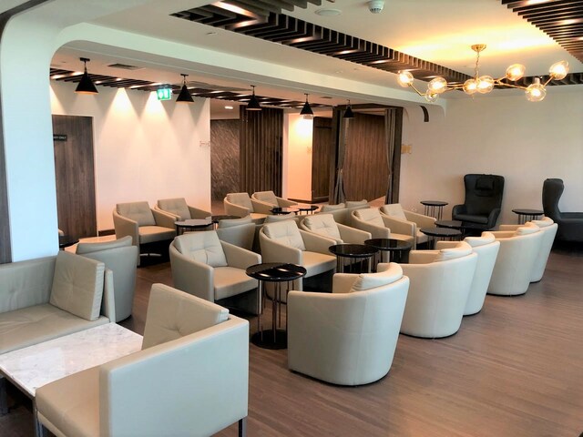 Lounge thumbnail 1