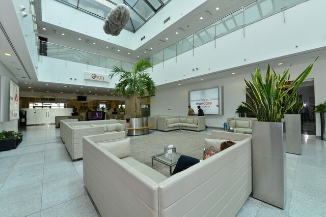 Lounge thumbnail 5