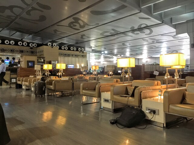 Lounge thumbnail 1
