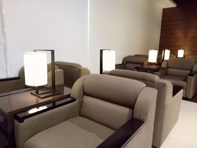 Lounge thumbnail 1