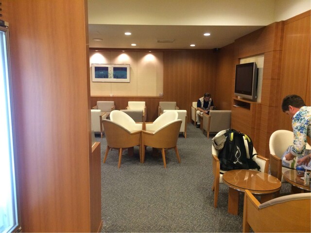 Lounge thumbnail 5