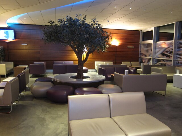 Lounge thumbnail 3