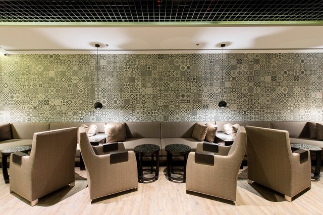 Lounge thumbnail 3