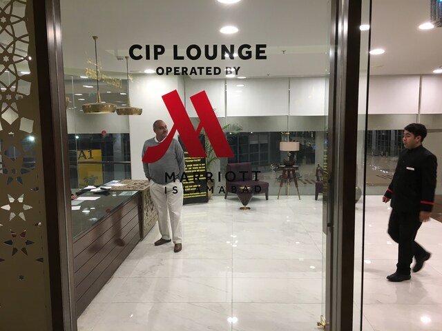Lounge thumbnail 5