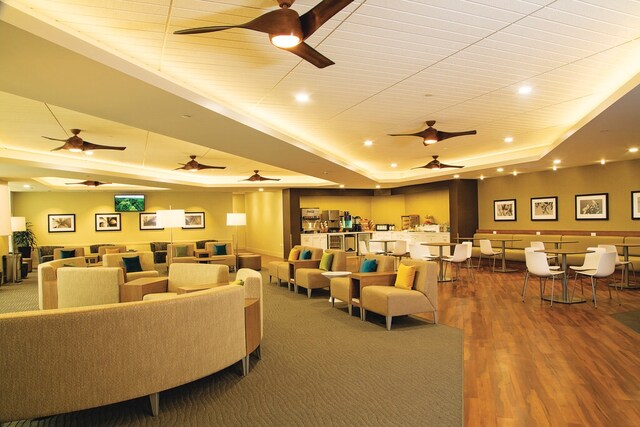 Lounge thumbnail 1
